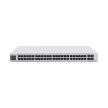 UniFi Switch USW-Pro-48, Capa 3 de 48 puertos Gigabit RJ-45 + 4 puertos 1/10G SFP+, pantalla informativa