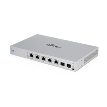 Switch UniFi 7 puertos (1 x consola, 4 x PoE++ 802.3bt y 2 SFP+)